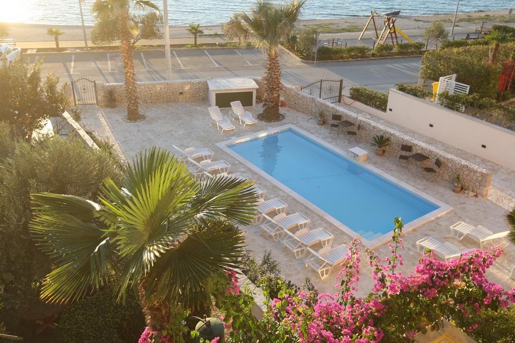 Sea View Apartments Nina ヴーシ エクステリア 写真